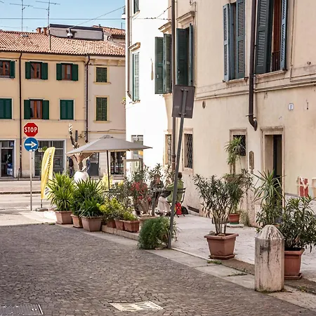 شقة Italstay - Vescovo Elegant Courtyard