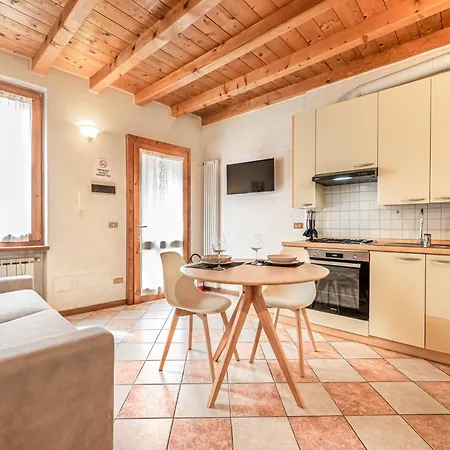 Italstay - Vescovo Elegant Courtyard فيرونا