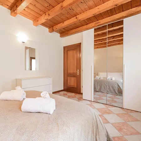 Apartament Italstay - Vescovo Elegant Courtyard Werona
